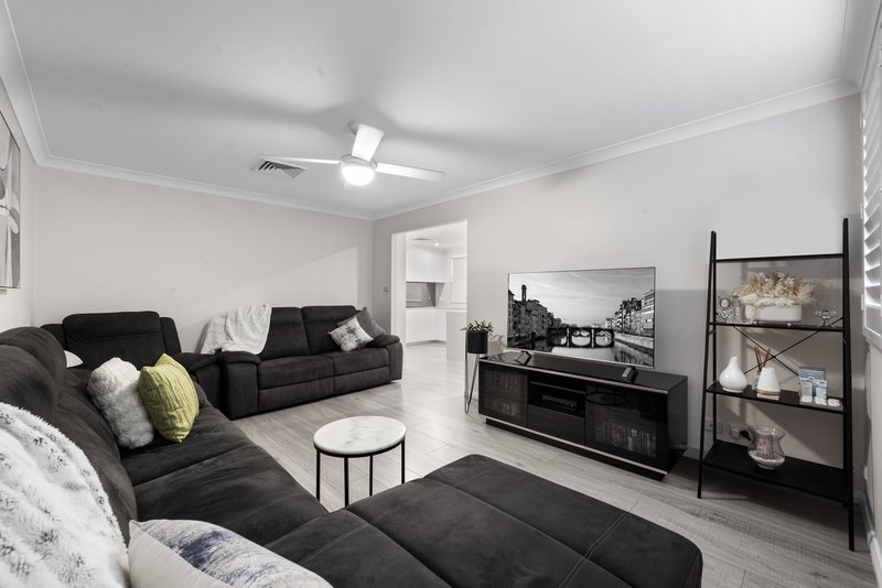 Photo - 7 Rainbow Close, Glenmore Park NSW 2745 - Image 3