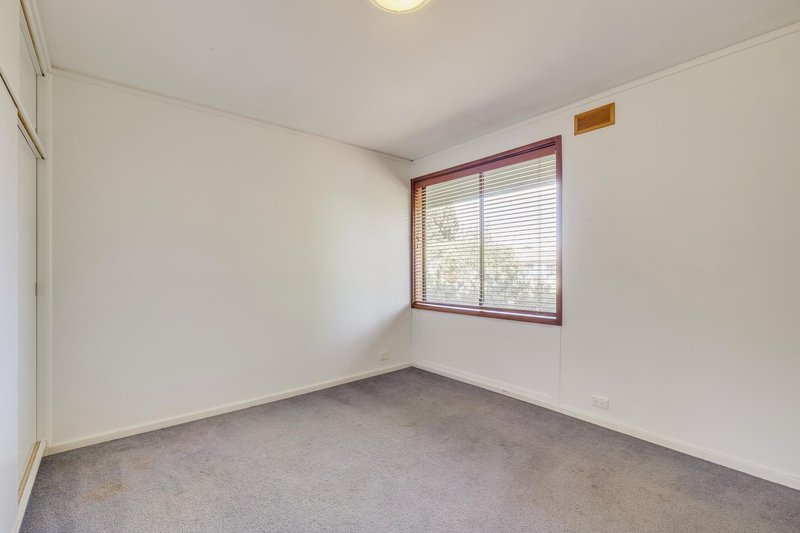 Photo - 7 Raine Place, Downer ACT 2602 - Image 10