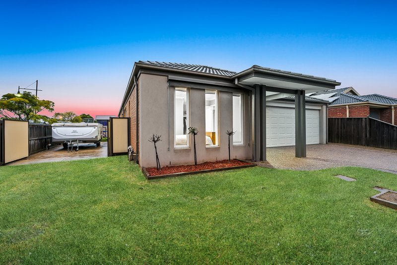 Photo - 7 Ramel Way, Pakenham VIC 3810 - Image 2