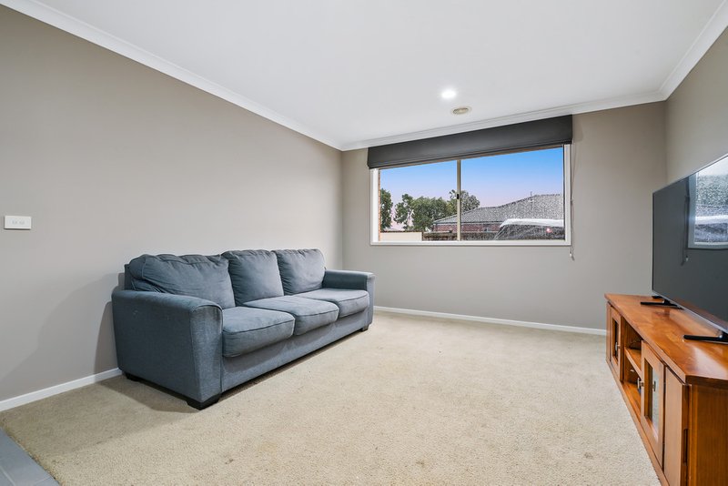 Photo - 7 Ramel Way, Pakenham VIC 3810 - Image 6