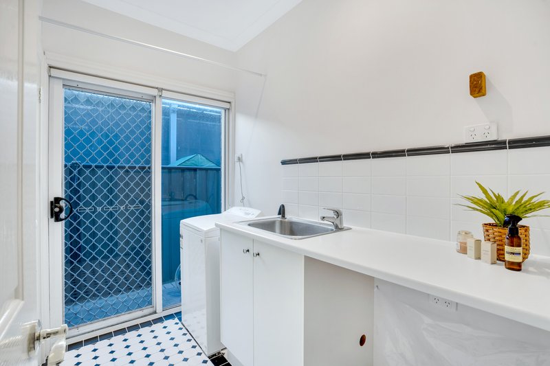 Photo - 7 Ramsgate Lane, Craigieburn VIC 3064 - Image 13