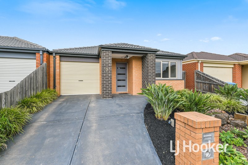 7 Rankin Close, Lynbrook VIC 3975