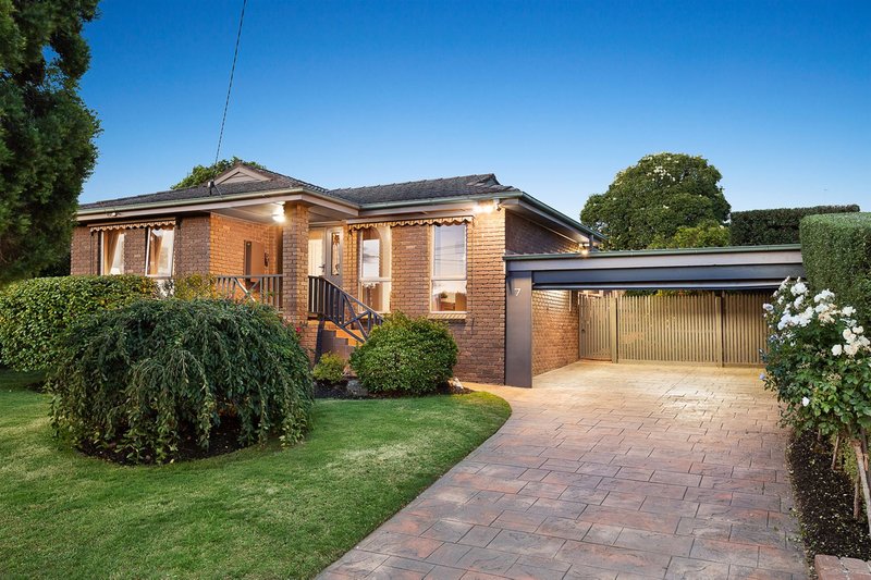 7 Raphael Drive, Wheelers Hill VIC 3150