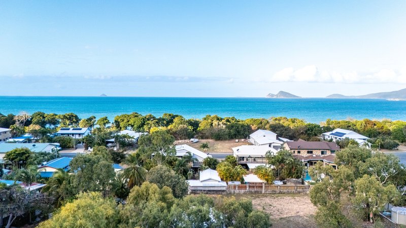 7 Rattray Avenue, Hideaway Bay QLD 4800