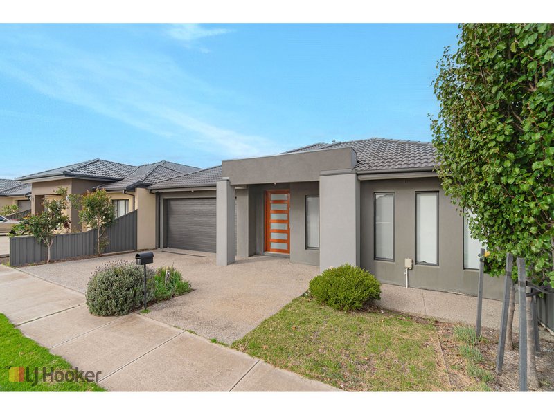 Photo - 7 Recreation Street, Roxburgh Park VIC 3064 - Image 3