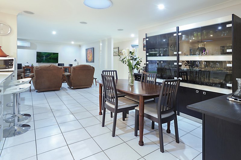 Photo - 7 Redford Crescent, Mcdowall QLD 4053 - Image 4