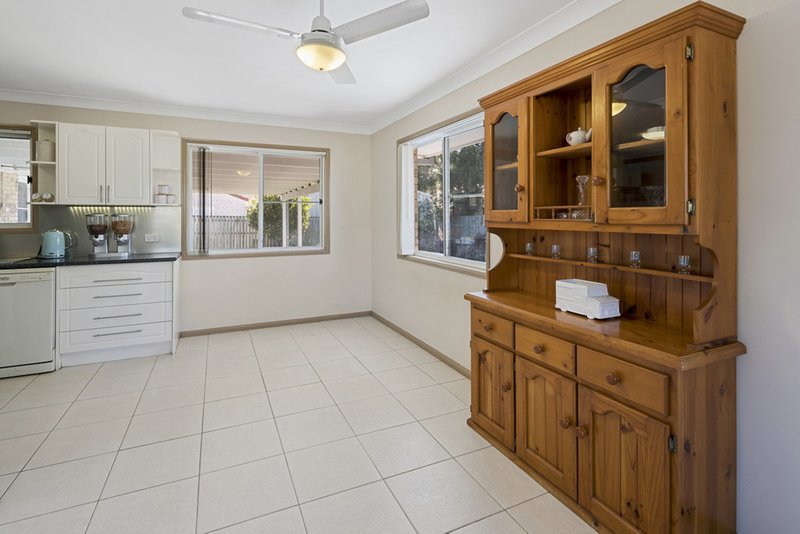 Photo - 7 Redgrove Avenue, Wellington Point QLD 4160 - Image 6