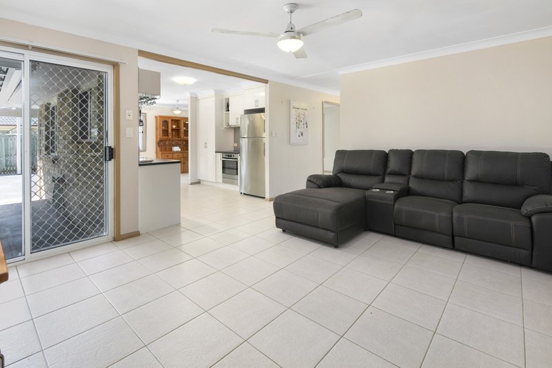 Photo - 7 Redgrove Avenue, Wellington Point QLD 4160 - Image 7