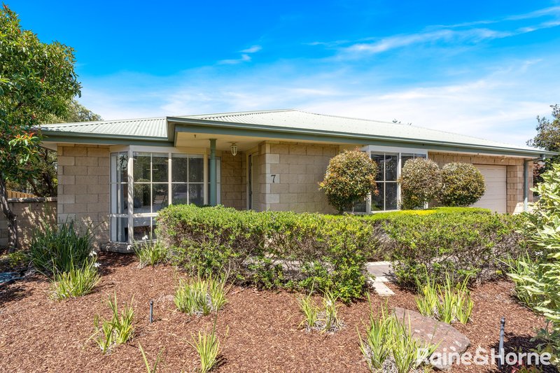 7 Rees Road, Sunbury VIC 3429