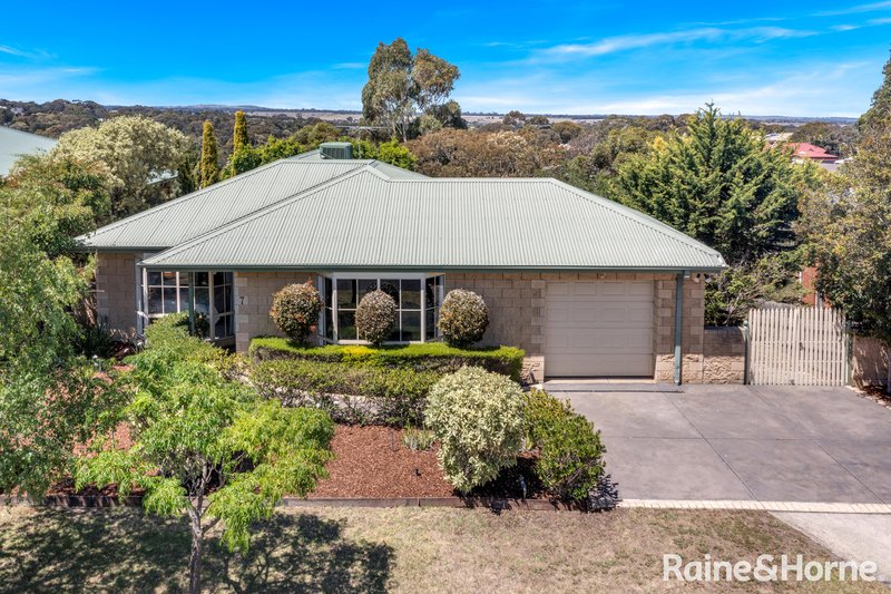 Photo - 7 Rees Road, Sunbury VIC 3429 - Image 2