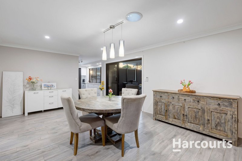 Photo - 7 Relesah Drive, Petrie QLD 4502 - Image 3