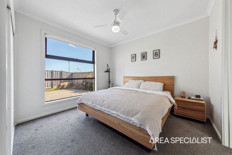 Photo - 7 Rembrandt Court, Pakenham VIC 3810 - Image 5