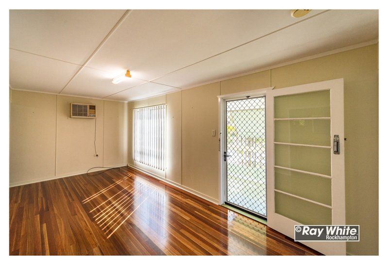 Photo - 7 Renshaw Street, Park Avenue QLD 4701 - Image 9