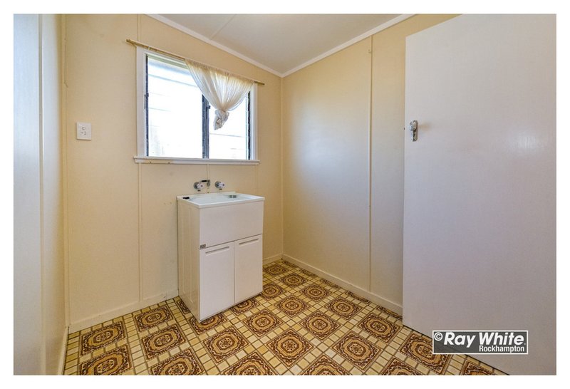 Photo - 7 Renshaw Street, Park Avenue QLD 4701 - Image 17