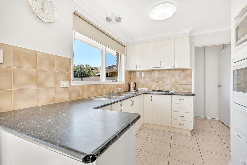 Photo - 7 Renwick Close, Craigieburn VIC 3064 - Image 7