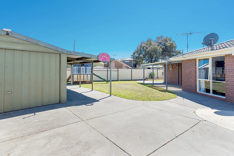 Photo - 7 Renwick Close, Craigieburn VIC 3064 - Image 14