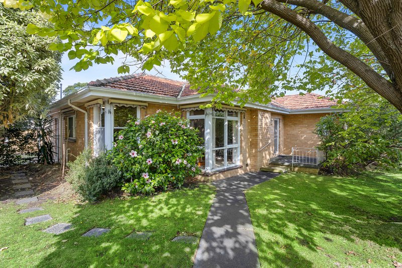 7 Reserve Avenue, Mitcham VIC 3132