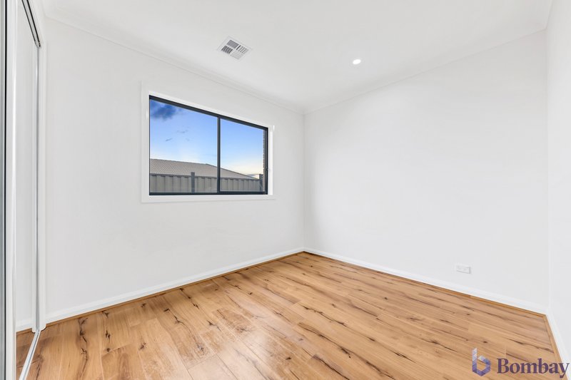 Photo - 7 Rhubarb Place, Mickleham VIC 3064 - Image 11