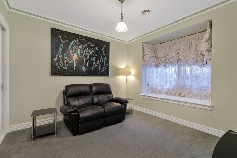 Photo - 7 Ribera Court, Werribee VIC 3030 - Image 10