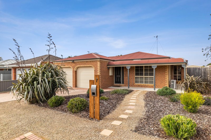 7 Richard Drive, Lara VIC 3212