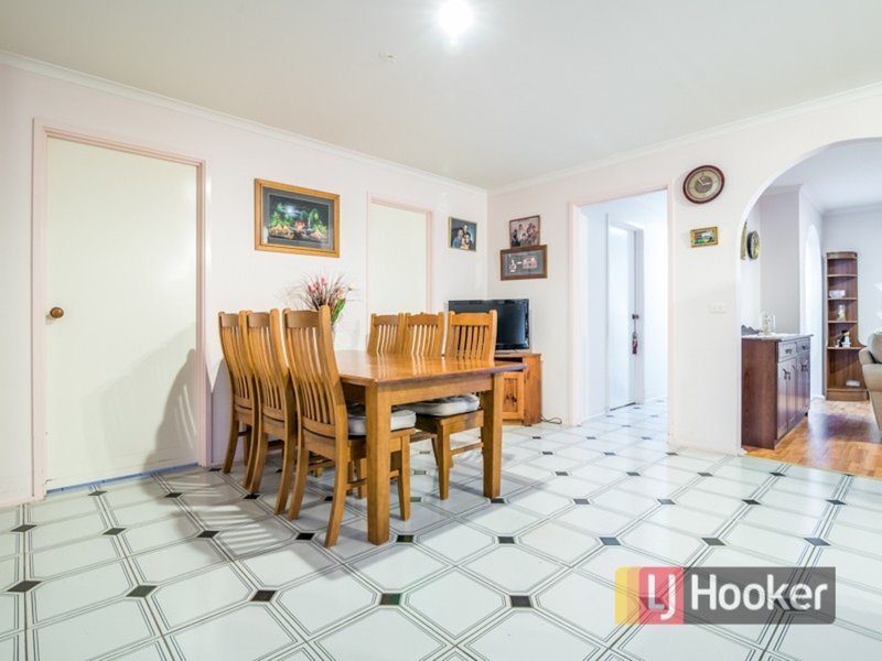 Photo - 7 Ridge Court, Hampton Park VIC 3976 - Image 6