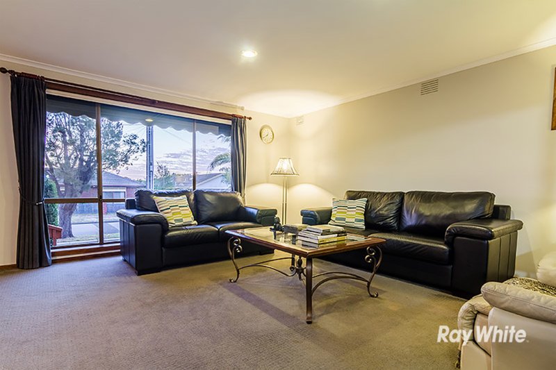 Photo - 7 Rimfire Crescent, Cranbourne VIC 3977 - Image 4