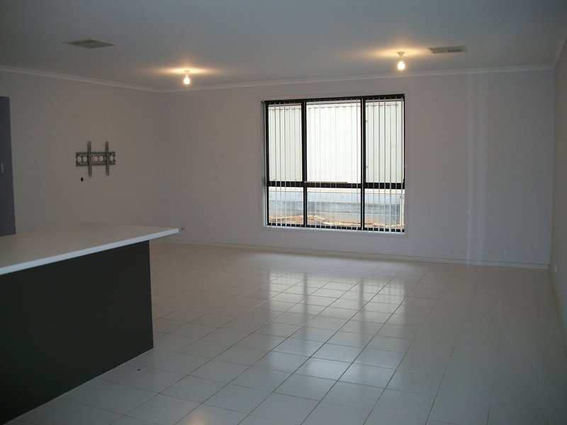 Photo - 7 River Drive, Gawler East SA 5118 - Image 2