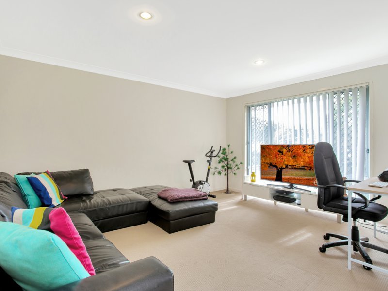 Photo - 7 Riverbreeze Crescent, Maudsland QLD 4210 - Image 3