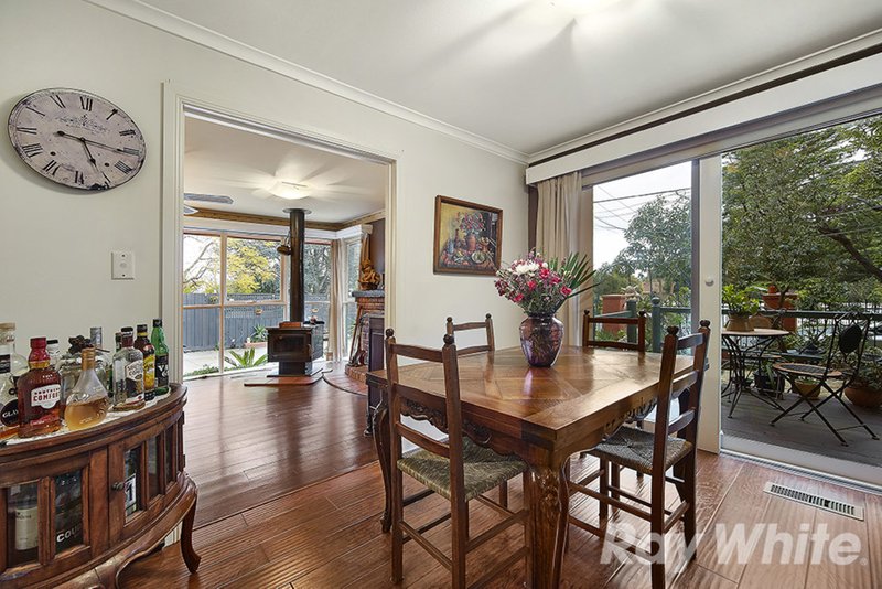 Photo - 7 Rivett Crescent, Mulgrave VIC 3170 - Image 4