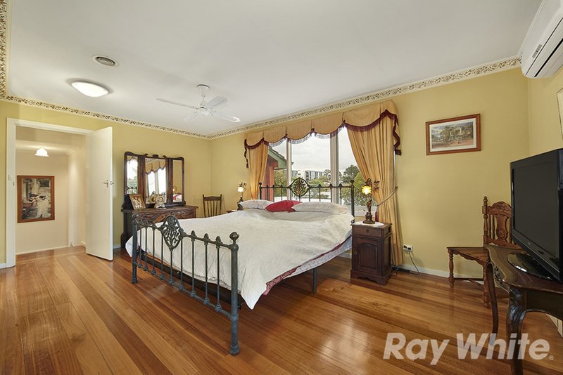 Photo - 7 Rivett Crescent, Mulgrave VIC 3170 - Image 5