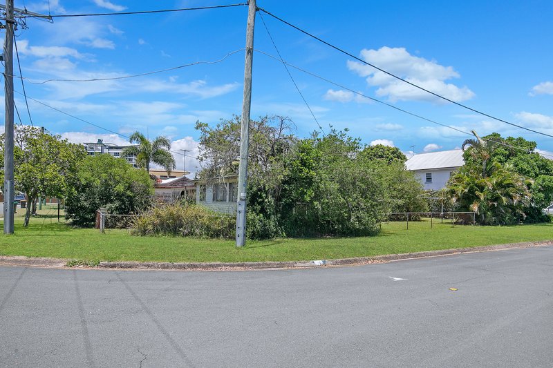 Photo - 7 Robert Street, Clontarf QLD 4019 - Image 3