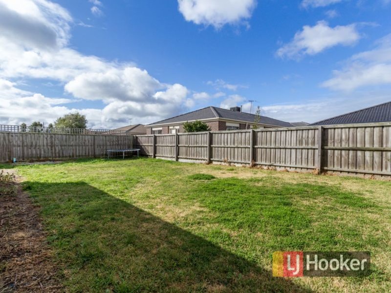 Photo - 7 Robusta Avenue, Cranbourne VIC 3977 - Image 13