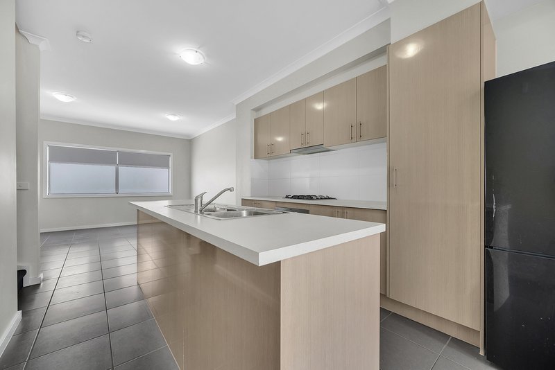 Photo - 7 Rocket Lane, Cranbourne North VIC 3977 - Image 4