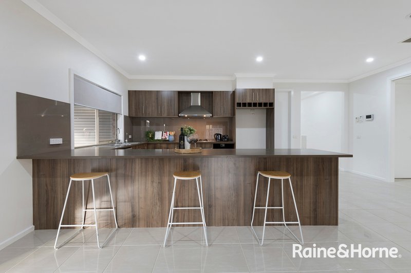 Photo - 7 Rocky Street, Cranbourne East VIC 3977 - Image 6