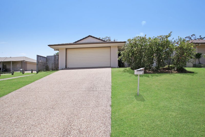 7 Roland Court, Kallangur QLD 4503