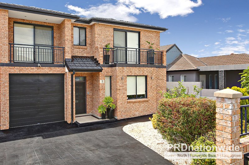 Photo - 7 Rolestone Avenue, Kingsgrove NSW 2208 - Image 2