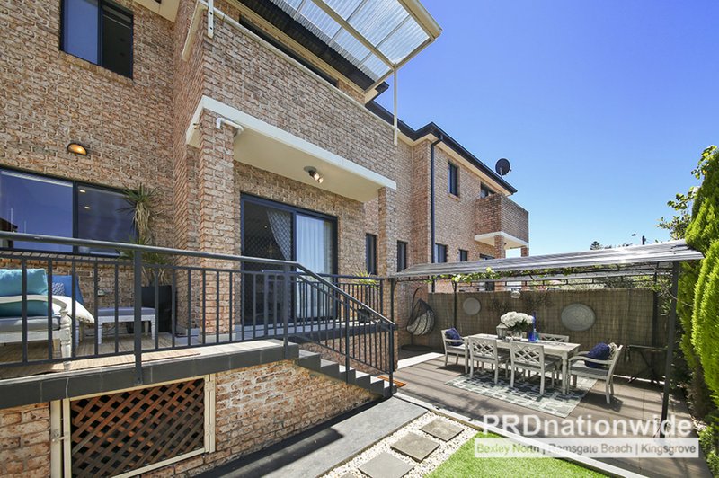 Photo - 7 Rolestone Avenue, Kingsgrove NSW 2208 - Image 8