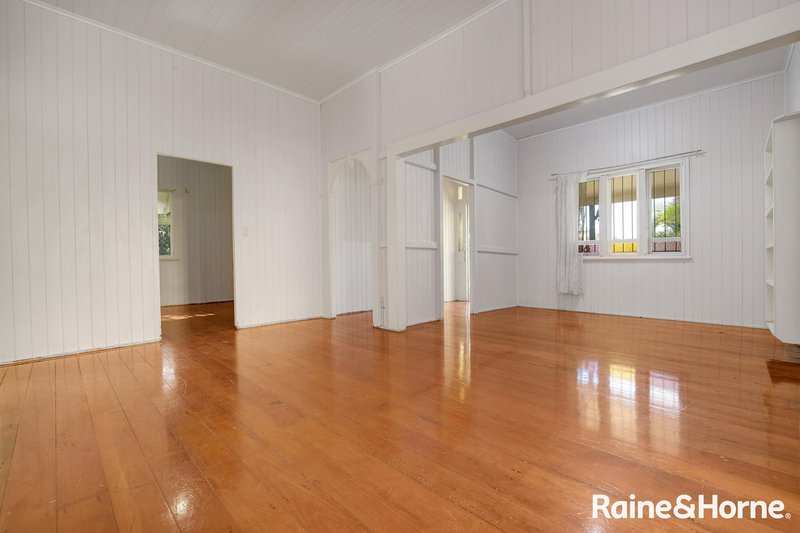 Photo - 7 Rollo Street, Gladstone Central QLD 4680 - Image 4