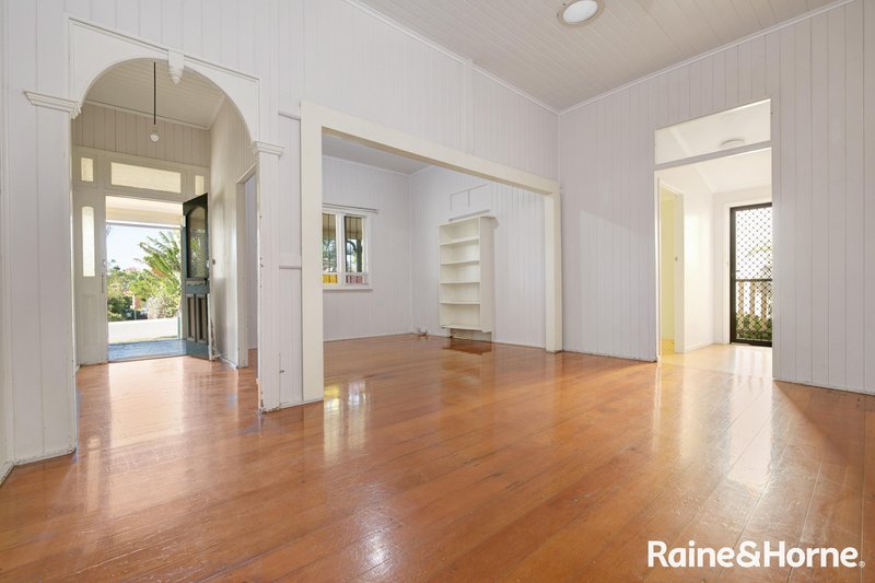 Photo - 7 Rollo Street, Gladstone Central QLD 4680 - Image 5