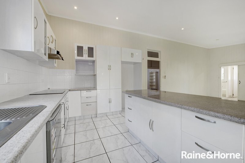 Photo - 7 Rollo Street, Gladstone Central QLD 4680 - Image 8