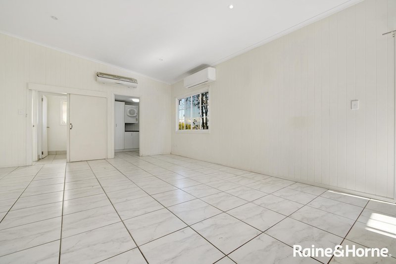 Photo - 7 Rollo Street, Gladstone Central QLD 4680 - Image 10