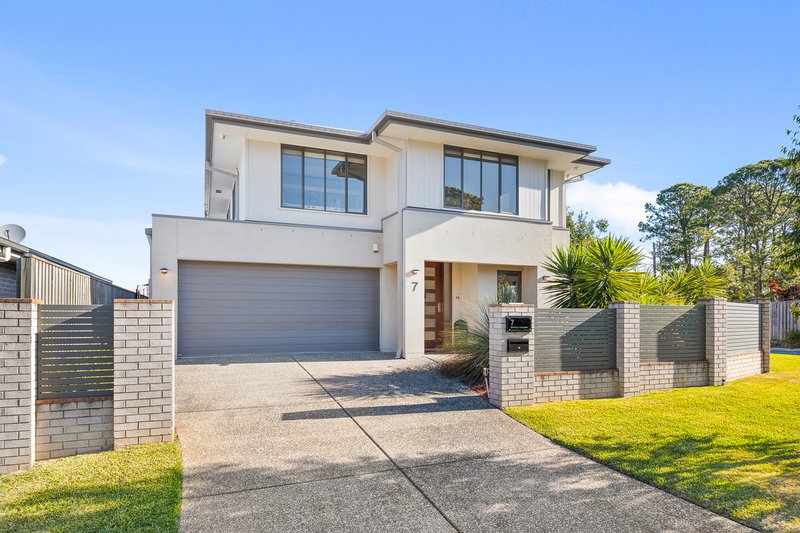 7 Rookery Crescent, Bridgeman Downs QLD 4035