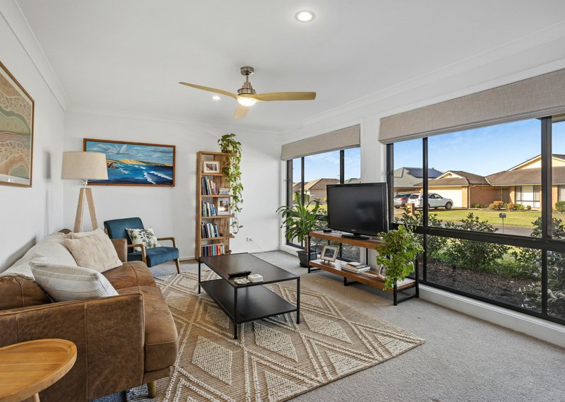 Photo - 7 Rosier Place, Old Bar NSW 2430 - Image 3