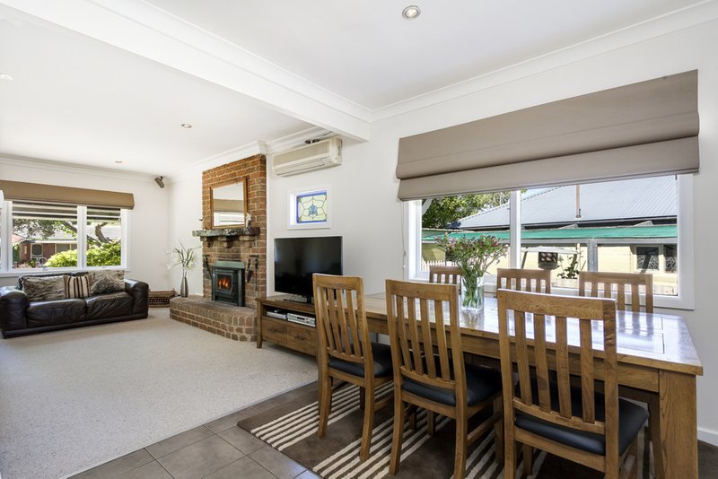 Photo - 7 Ross Crescent, Heathmont VIC 3135 - Image 5