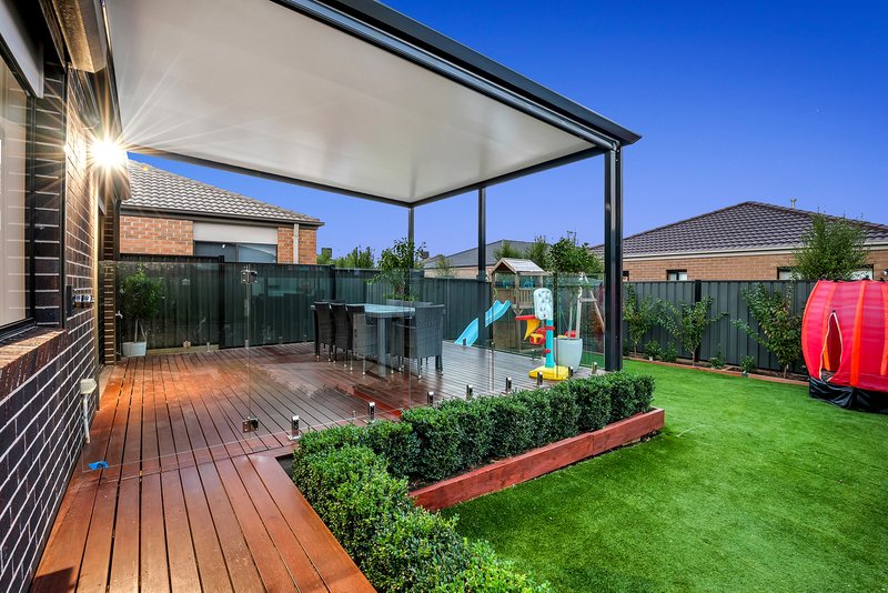 Photo - 7 Rouge Way, Craigieburn VIC 3064 - Image 11