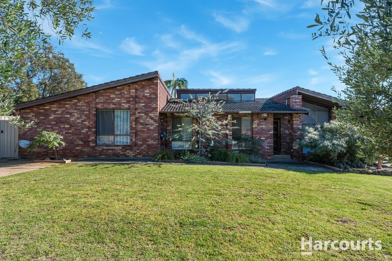 7 Rowsley Way, Carine WA 6020