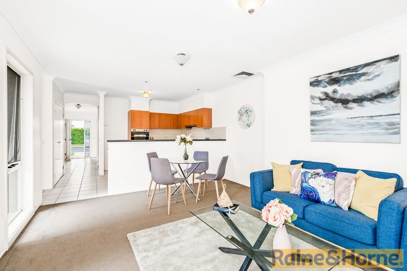 Photo - 7 Roxburgh Crescent, Stanhope Gardens NSW 2768 - Image 8