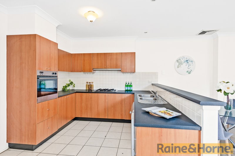 Photo - 7 Roxburgh Crescent, Stanhope Gardens NSW 2768 - Image 9