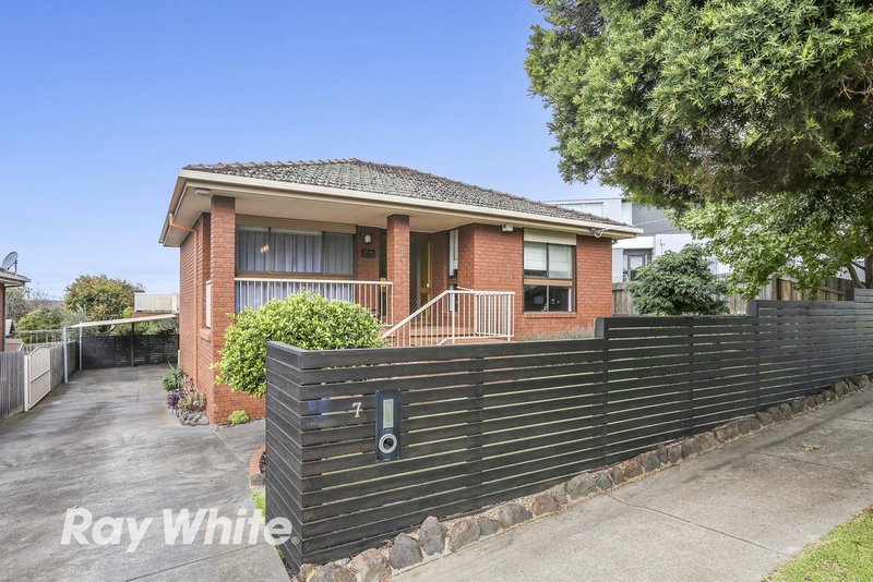 7 Royal Crescent, Hamlyn Heights VIC 3215