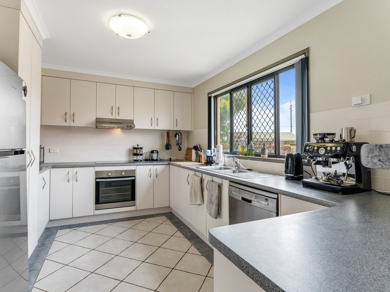 Photo - 7 Ruddiman Court, Torquay QLD 4655 - Image 7